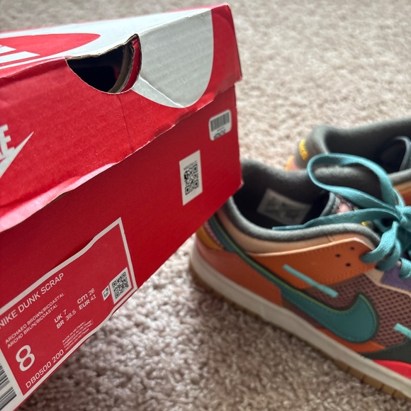 Nike Dunks - Picture 4 of 6